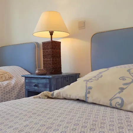 3b Seafront Pool Elegant Apt - Londa Beach *