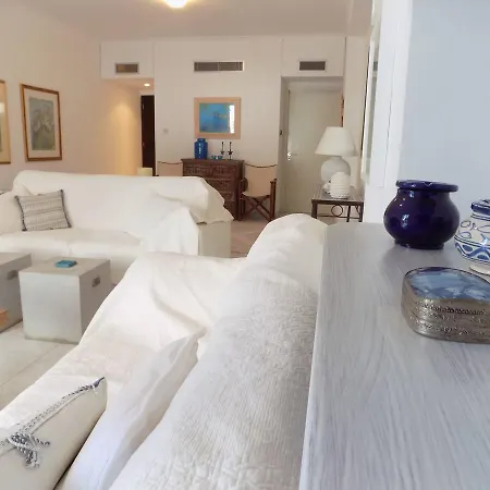 3b Seafront Pool Elegant Apt - Londa Beach *