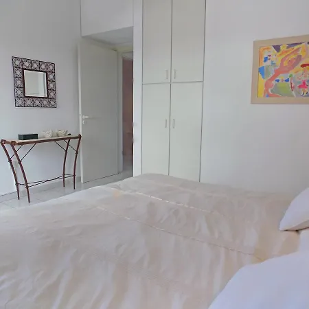 Apartment 3b Seafront Pool Elegant Apt - Londa Beach